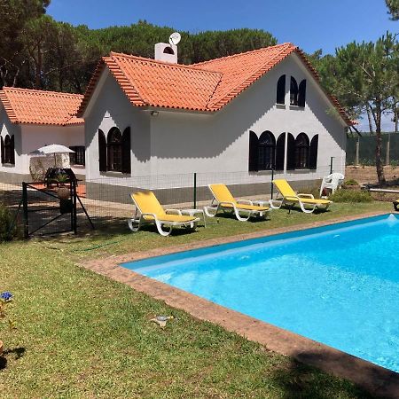 Moradia No Pinhal Com Piscina - Espaco E Privacidade Para As Suas Ferias! Синтра Екстериор снимка