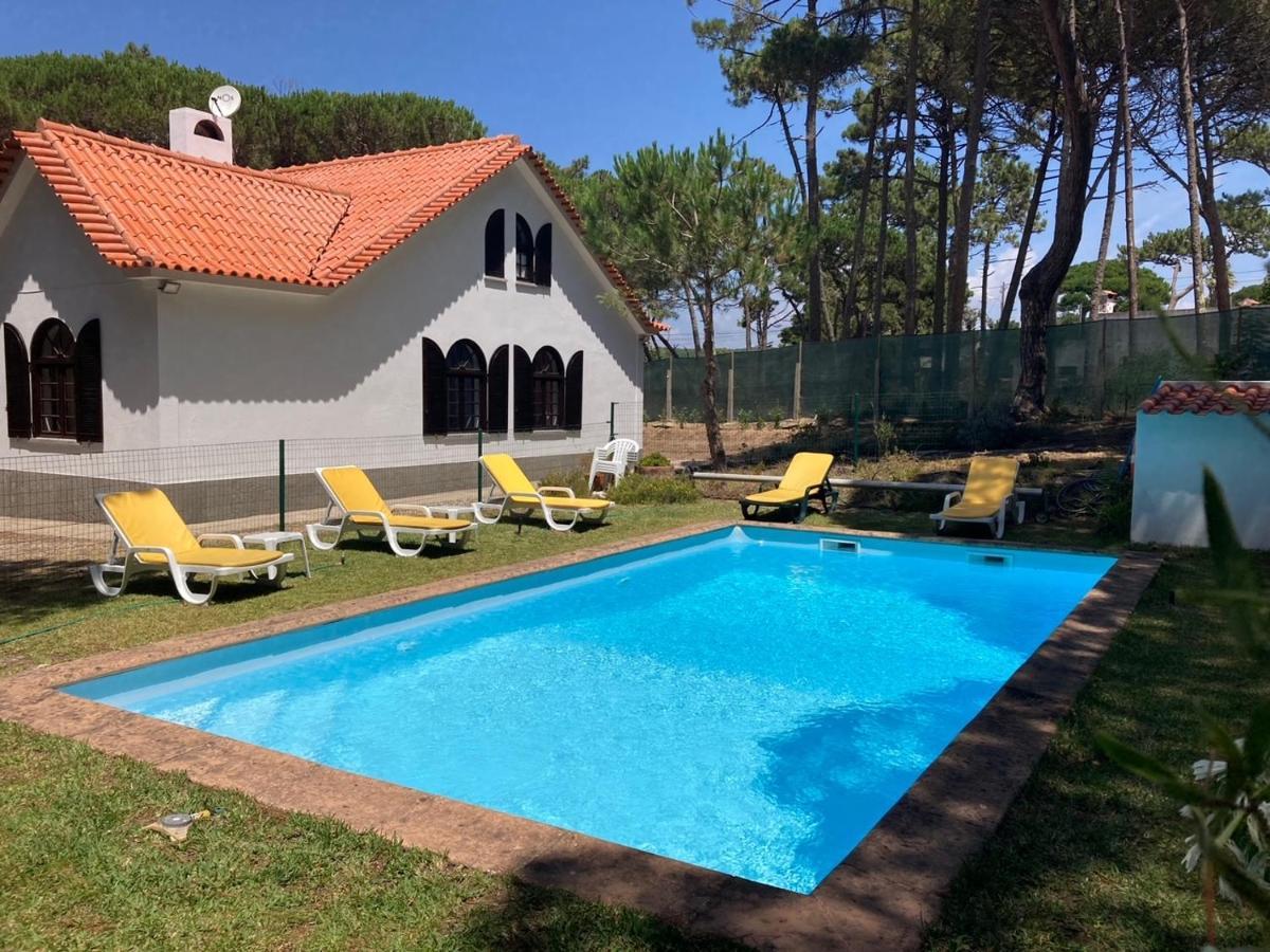 Moradia No Pinhal Com Piscina - Espaco E Privacidade Para As Suas Ferias! Синтра Екстериор снимка